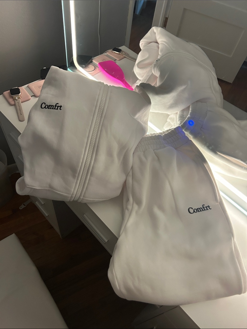 Comfrt Women's White Zip Hoodie & Jogger Lounge Set BRAND NEW